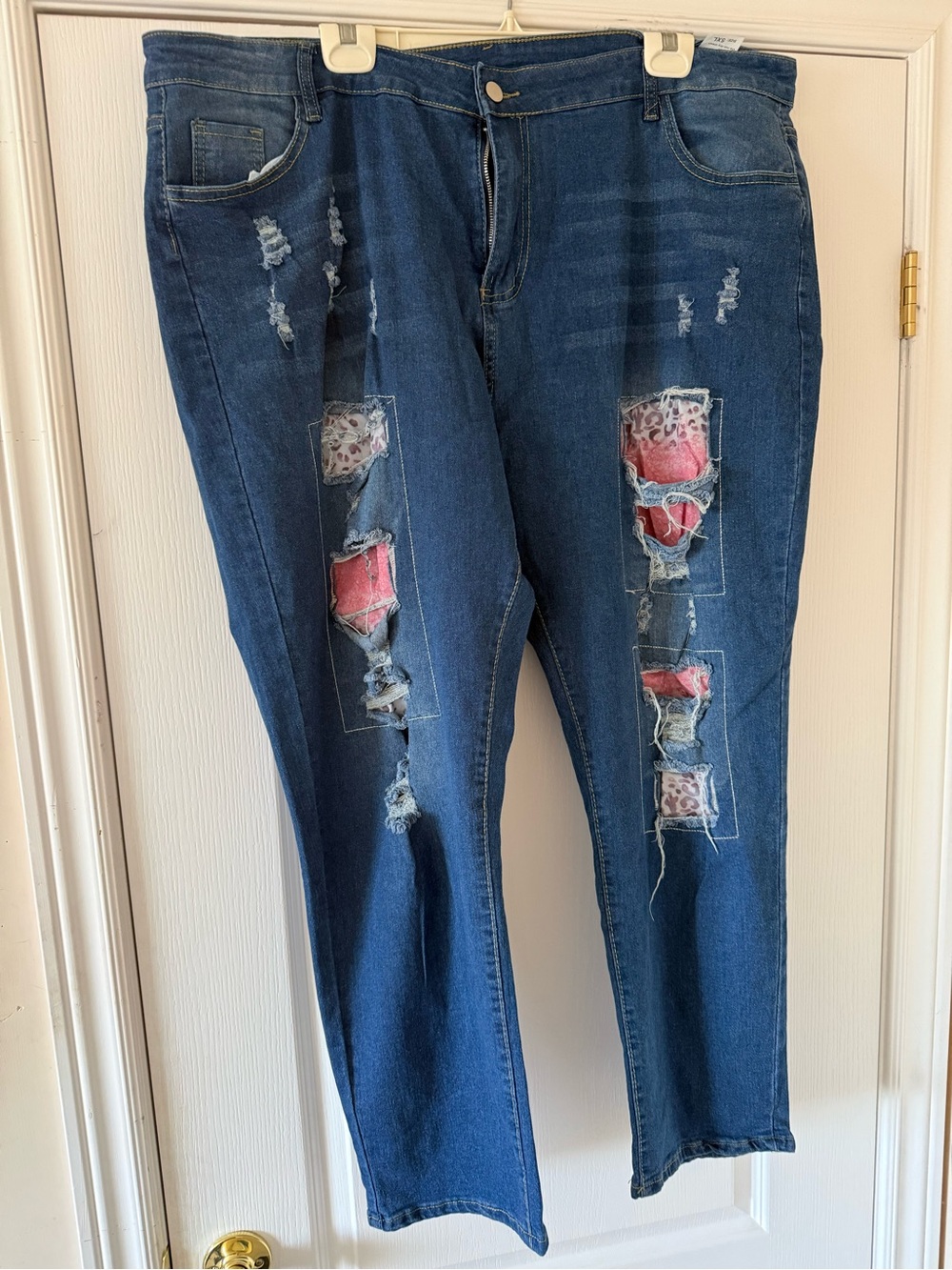 Temu Dark Blue Distressed Women's Jeans with Pink Patch Details